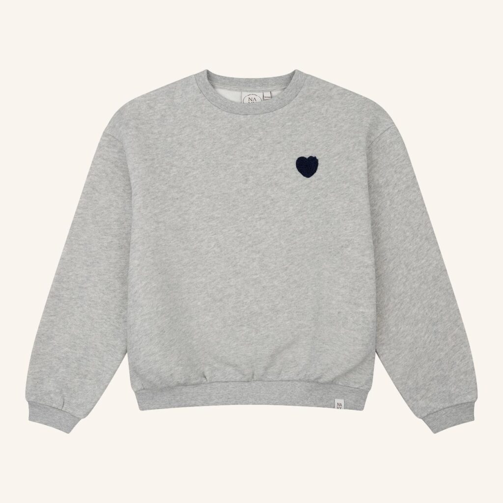 Oversize-Pullover mit grauem Herz