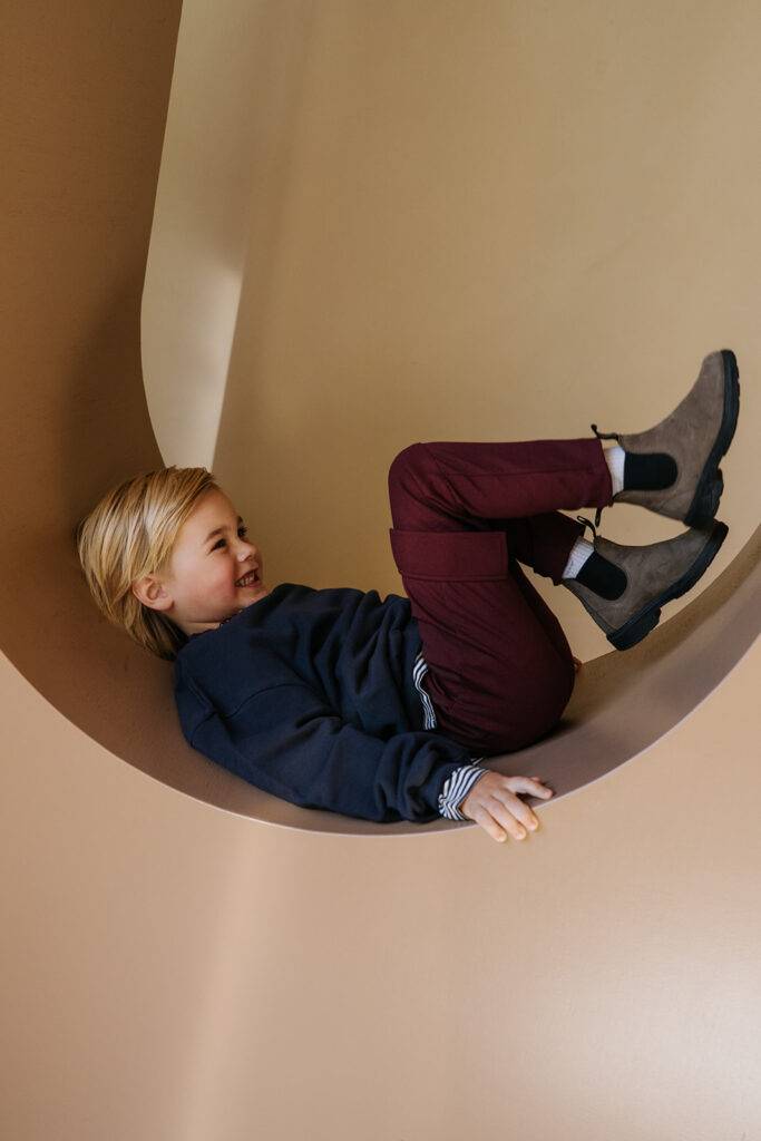 Pantalon chino bordeaux à poches