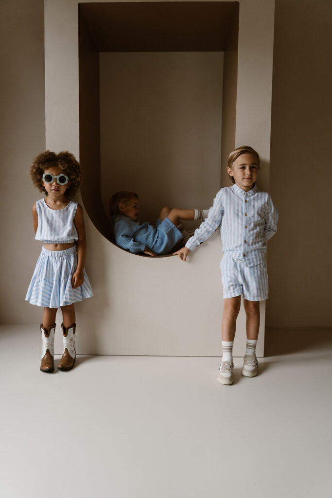 Niels short blue linnen stripe