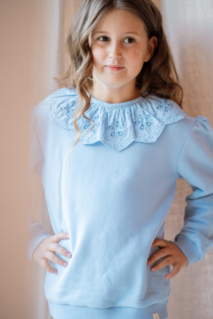 Bibi broderie sweater blue
