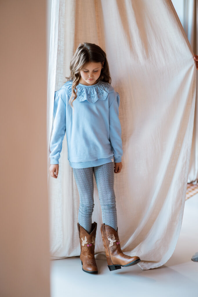 Bibi broderie sweater blue