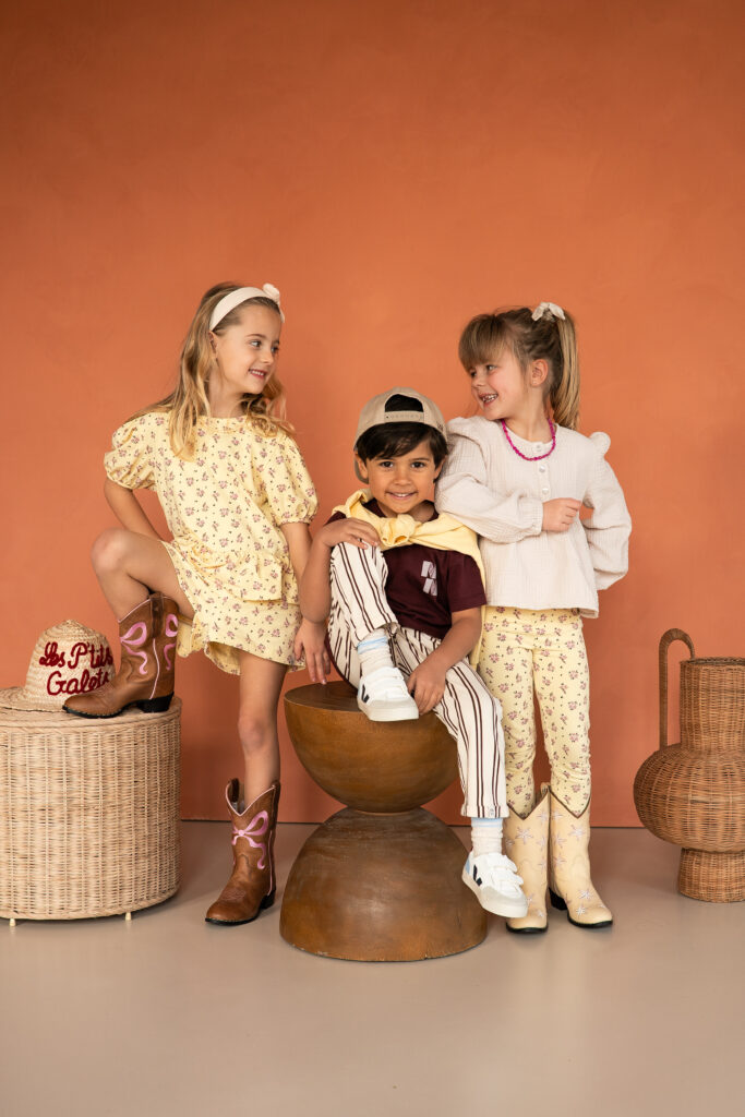 Yibbi short yellow flower