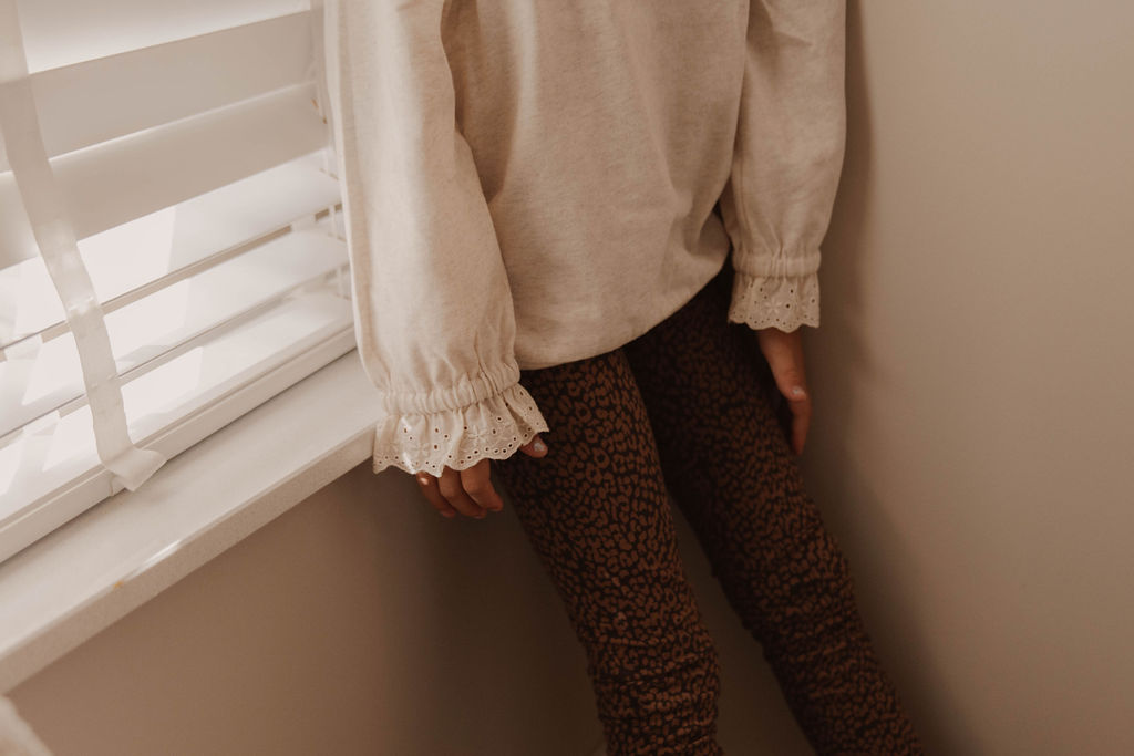 Leggings marrones con estampado de leopardo
